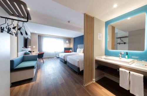 Haishu Hotel | Holiday Inn Express Ningbo City Center by IHG