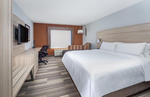 Ontario Hotel | Holiday Inn Express Ontario by IHG