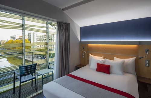 La Villette Hotel | Holiday Inn Express Paris-Canal de la Villette by IHG