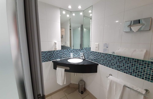 La Villette Hotel | Holiday Inn Express Paris-Canal de la Villette by IHG