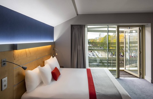 La Villette Hotel | Holiday Inn Express Paris-Canal de la Villette by IHG