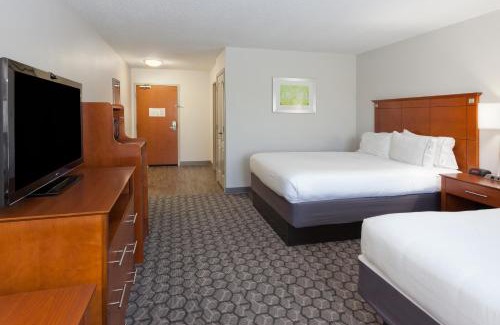 Phenix City Hotel | Holiday Inn Express Phenix City-Fort Benning by IHG