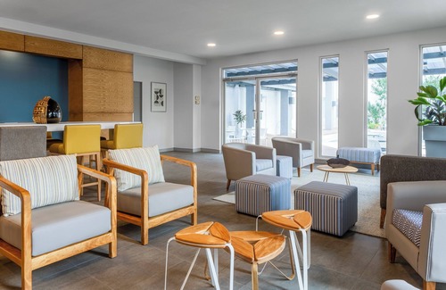 Santa Ana Hotel | Holiday Inn Express San Jose Forum by IHG