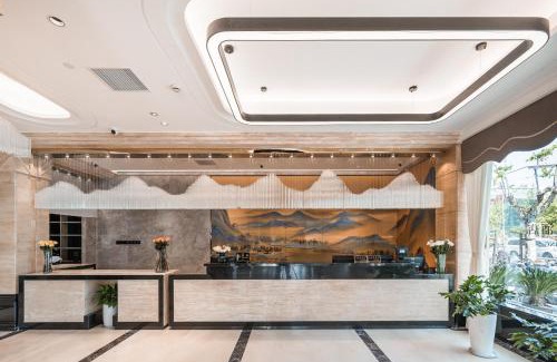 Yangpu Hotel | Holiday Inn Express Shanghai Changyang Road by IHG