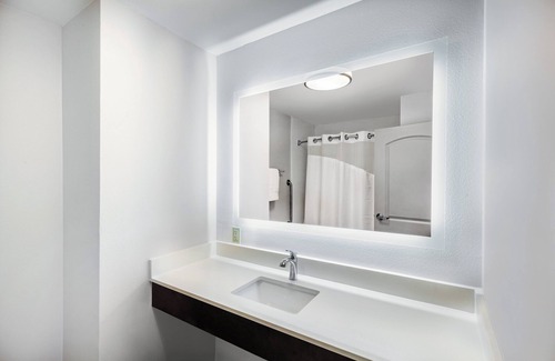 Inniswold Hotel | Holiday Inn Express & Suites Baton Rouge East by IHG
