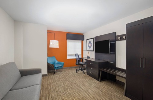 Locust Grove Hotel | Holiday Inn Express & Suites Locust Grove by IHG
