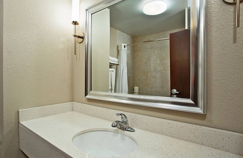 Springfield Hotel | Holiday Inn Express & Suites Springfield - Dayton Area by IHG
