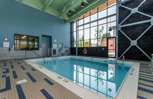 Chilliwack Proper Village West Hotel | Holiday Inn Express & Suites - Chilliwack East an IHG Hotel