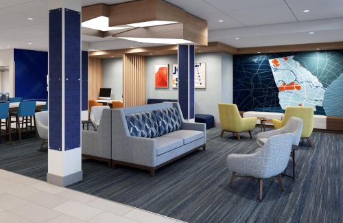 Midtown Anchorage Hotel | Holiday Inn Express & Suites Anchorage - Midtown