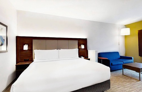 Chalmette Hotel | Holiday Inn Express & Suites Chalmette - New Orleans S by IHG