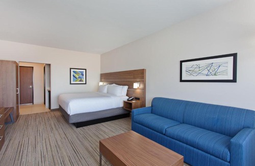 Moses Lake Hotel | Holiday Inn Express & Suites - Moses Lake by IHG