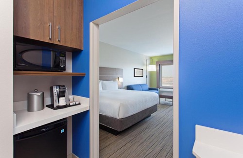 Moses Lake Hotel | Holiday Inn Express & Suites - Moses Lake by IHG