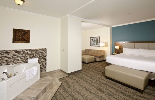 Paso Robles Hotel | Holiday Inn Express & Suites Paso Robles by IHG