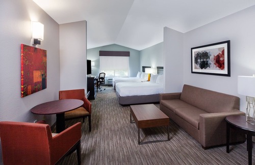 Springlake Hotel | Holiday Inn Express & Suites Shreveport South Park Plaza by IHG