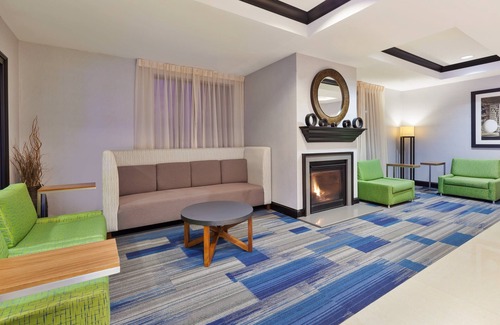 Warminster Hotel | Holiday Inn Express & Suites Warminster - Horsham by IHG