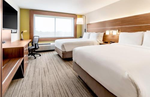 West Allis Hotel | Holiday Inn Express & Suites - Milwaukee West Allis by IHG