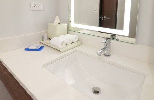 Zona Centro Hotel | Holiday Inn Express & Suites Ensenada Centro by IHG