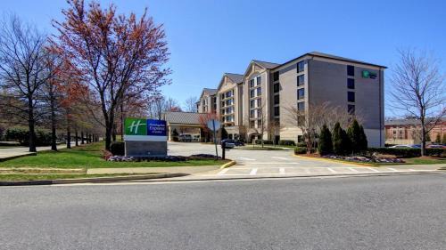 Alpharetta Hotel | Holiday Inn Express & Suites Alpharetta by IHG