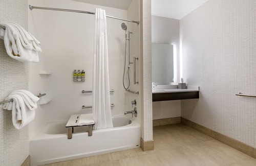 Carlisle Hotel | Holiday Inn Express & Suites Carlisle Southwest – I-81 by IHG