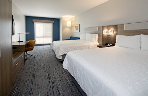 Valencia Hotel | Holiday Inn Express & Suites Valencia - Santa Clarita by IHG