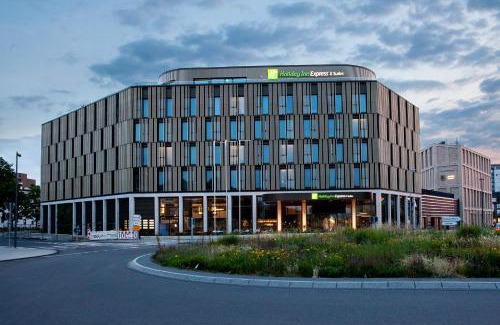 Rhein-Erft-Kreis District Hotel | Holiday Inn Express & Suites Monheim am Rhein by IHG