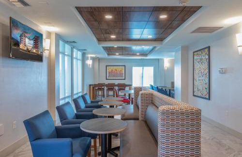 Asheville Hotel | Holiday Inn Express & Suites Asheville Downtown by IHG