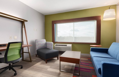 Edinburg Hotel | Holiday Inn Express & Suites Edinburg-McAllen Area by IHG