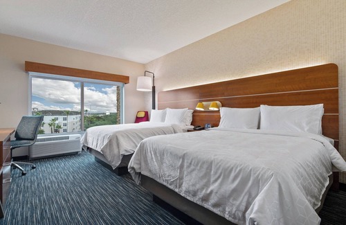 Florida Central Atlantic Coast Hotel | Holiday Inn Express & Suites Orlando - Lake Buena Vista by IHG