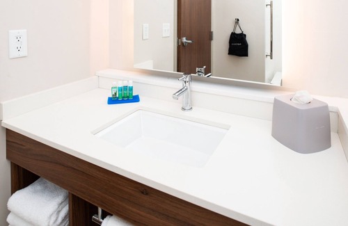 Ottumwa Hotel | Holiday Inn Express & Suites Ottumwa by IHG