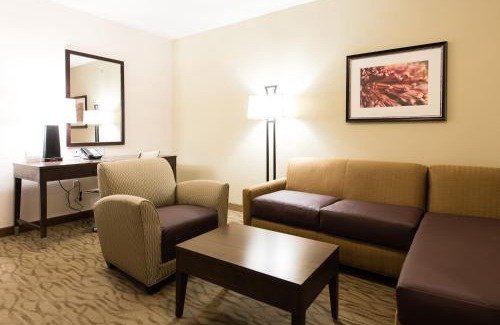 Aiken Hotel | Holiday Inn Express & Suites Aiken by IHG