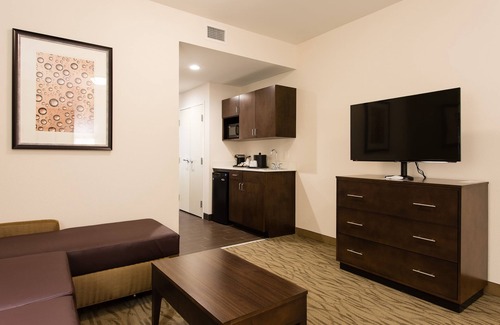 Aiken Hotel | Holiday Inn Express & Suites Aiken by IHG