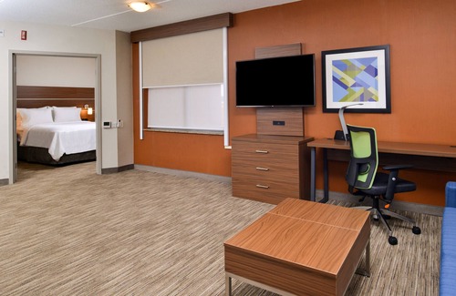 Downtown Buffalo Hotel | Holiday Inn Express & Suites Buffalo Downtown - Medical CTR by IHG