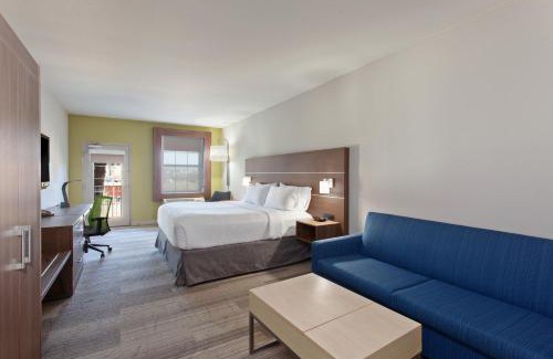 Corona Hotel | Holiday Inn Express & Suites Corona by IHG