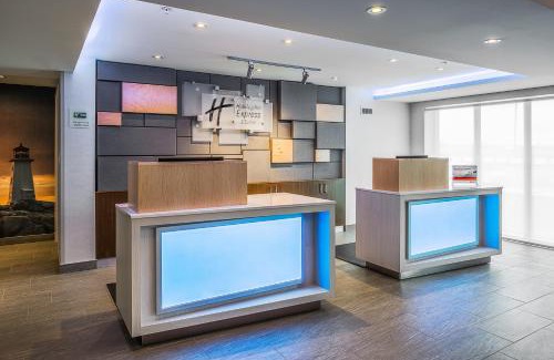 Halifax Hotel | Holiday Inn Express & Suites Halifax - Bedford by IHG