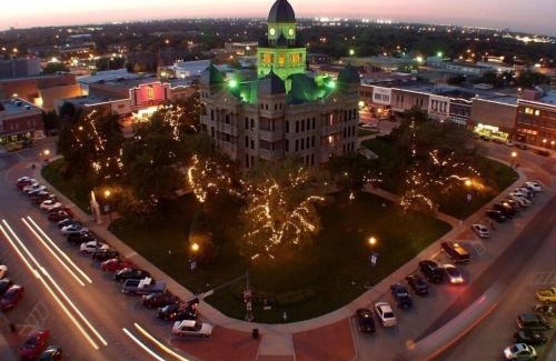 Denton Hotel | Holiday Inn Express & Suites - Denton North by IHG