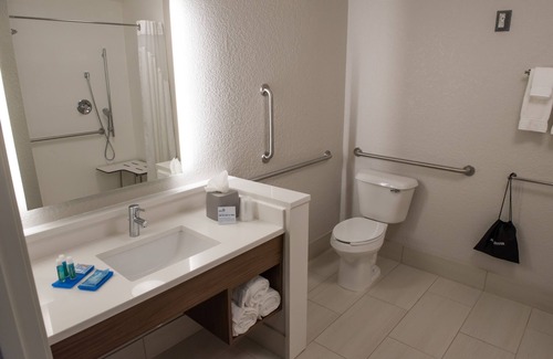 Dayton Hotel | Holiday Inn Express & Suites Dayton Southwest by IHG