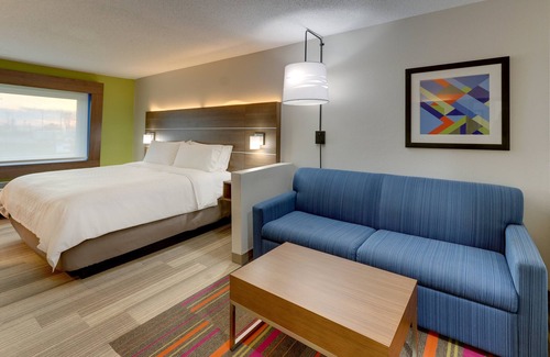 Greenville - Spartanburg Hotel | Holiday Inn Express & Suites Greenville Airport by IHG