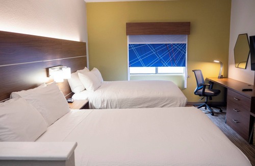 Greenville - Spartanburg Hotel | Holiday Inn Express & Suites Greenville Airport by IHG