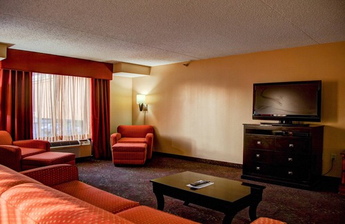 Tyler Hotel | Holiday Inn Express Suites South - Tyler by IHG