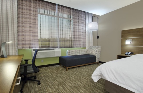 Frisco Hotel | Holiday Inn Express & Suites Dallas-Frisco NW Toyota Stdm by IHG