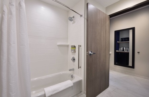Spring Hotel | Holiday Inn Express & Suites Woodlands Area by IHG