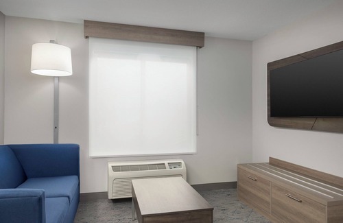 Superior Hotel | Holiday Inn Express & Suites Superior by IHG