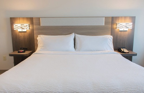 Temple Hotel | Holiday Inn Express & Suites Temple - Medical Center Area by IHG
