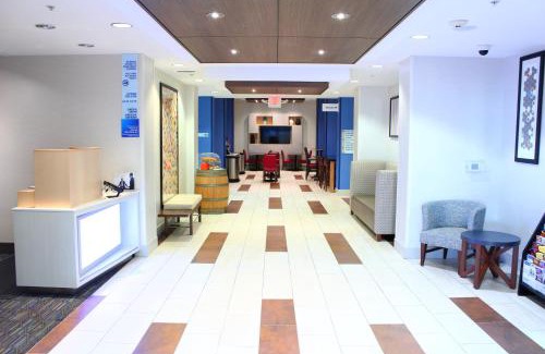 American Canyon Hotel | Holiday Inn Express Hotel & Suites Napa Valley-American Canyon by IHG