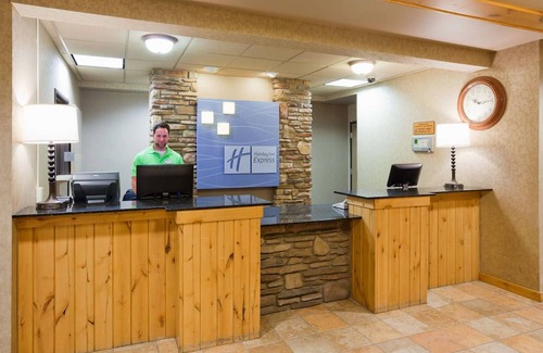 Brainerd Hotel | Holiday Inn Express Hotel & Suites Brainerd-Baxter, an IHG Hotel