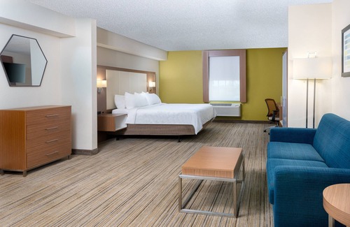 Bonita Springs Hotel | Holiday Inn Express & Suites Naples North - Bonita Springs by IHG