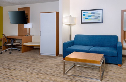 Bonita Springs Hotel | Holiday Inn Express & Suites Naples North - Bonita Springs by IHG