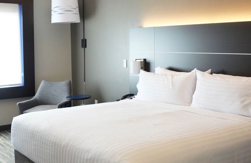 Jacksonville Hotel | Holiday Inn Express & Suites Jacksonville W - I295 and I10 by IHG