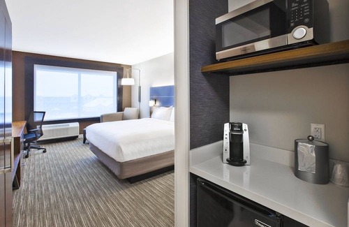 Okemos Hotel | Holiday Inn Express & Suites Okemos - University Area, an IHG Hotel