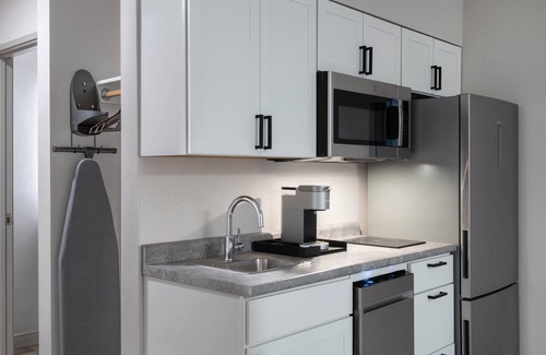 South Burlington Hotel | Holiday Inn Express South Burlington Downtown by IHG